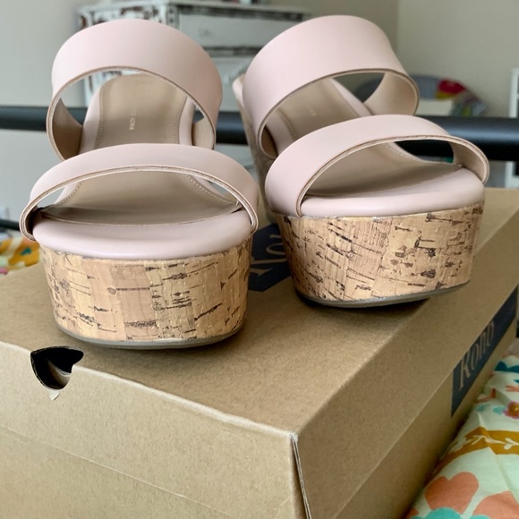 Platform Wedge Strappy Sandal - Picture 4 of 8